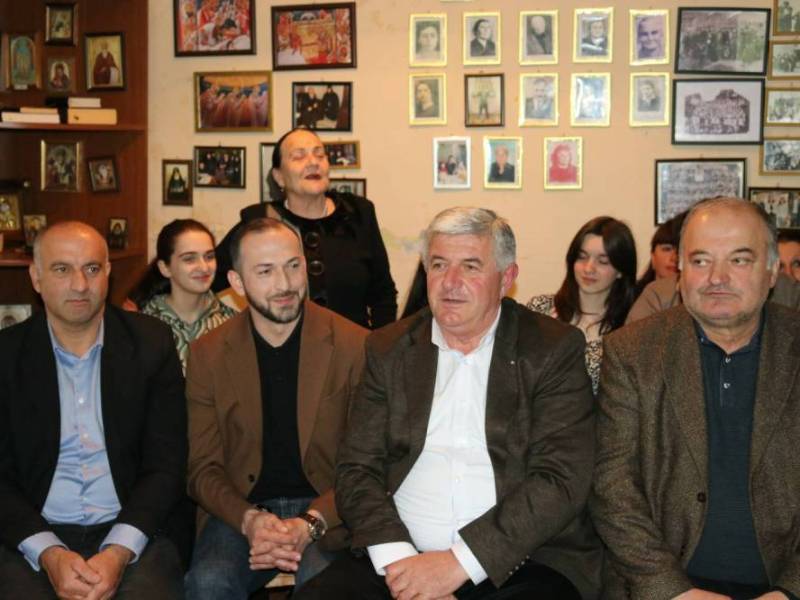 ლეჩხუმის განათლების სახლში ჩატარდა ღონისძიება „ფრთები განათლებით — წარმატების ამბები“.